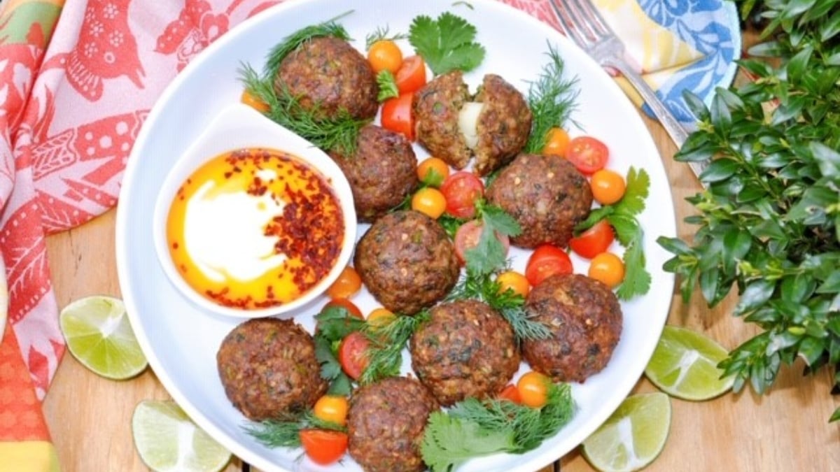 Mozzarella Cheese Stuffed Lamb Meatballs With Herbs Spices